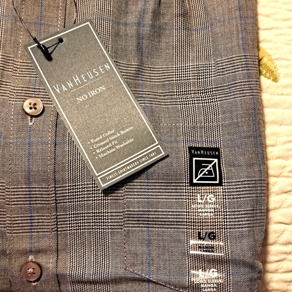 👍NWT Van Heusen Gray Long Sleeve Button-Front Shirt NWT - Picture 4 of 7
